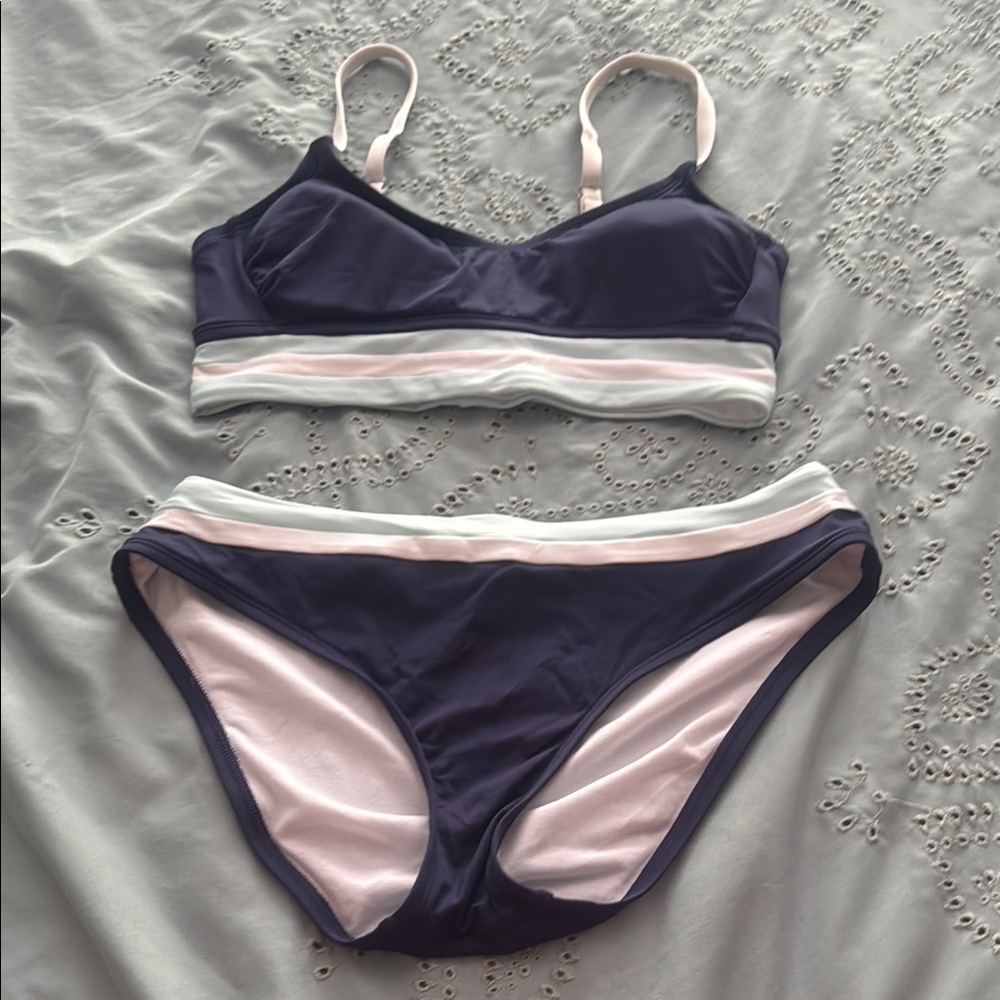 Stylish Two-Piece Bikini Set in Navy and Pink